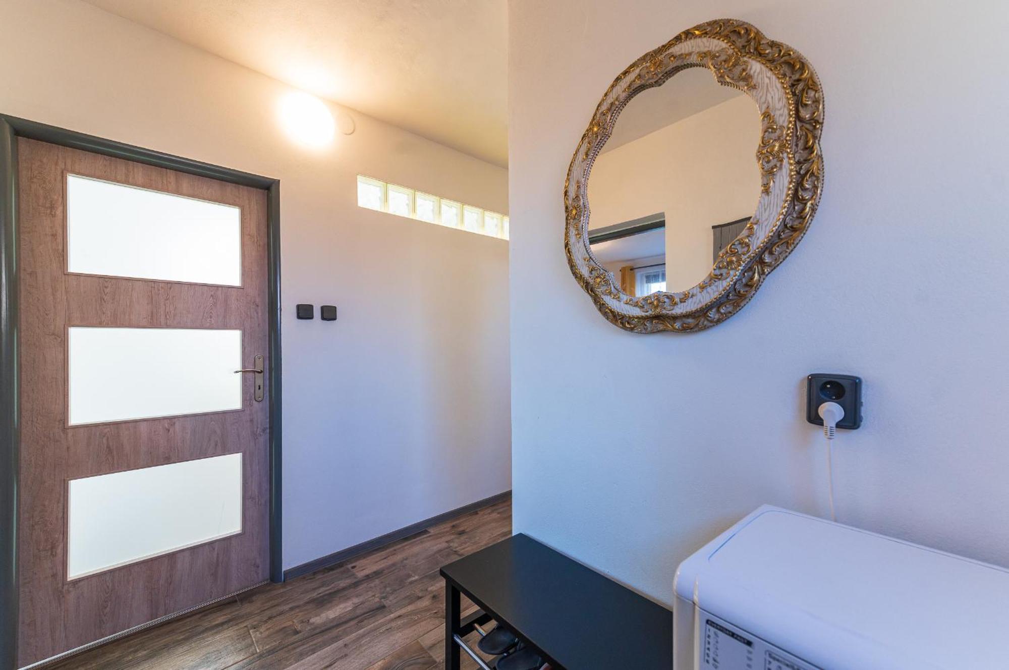 Ubytovani Na Samote - Apartman U Tesaru Komarice Экстерьер фото