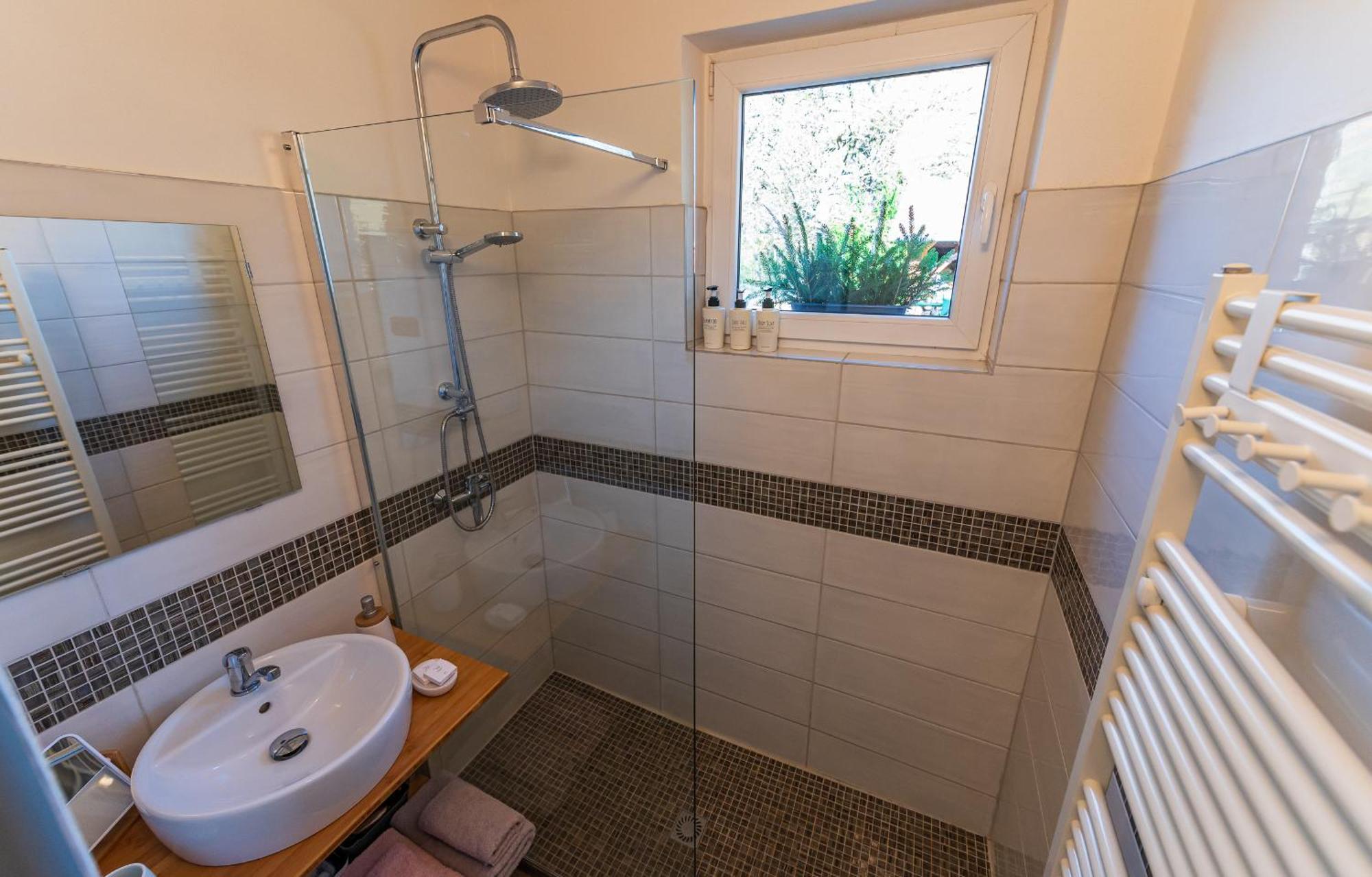 Ubytovani Na Samote - Apartman U Tesaru Komarice Экстерьер фото