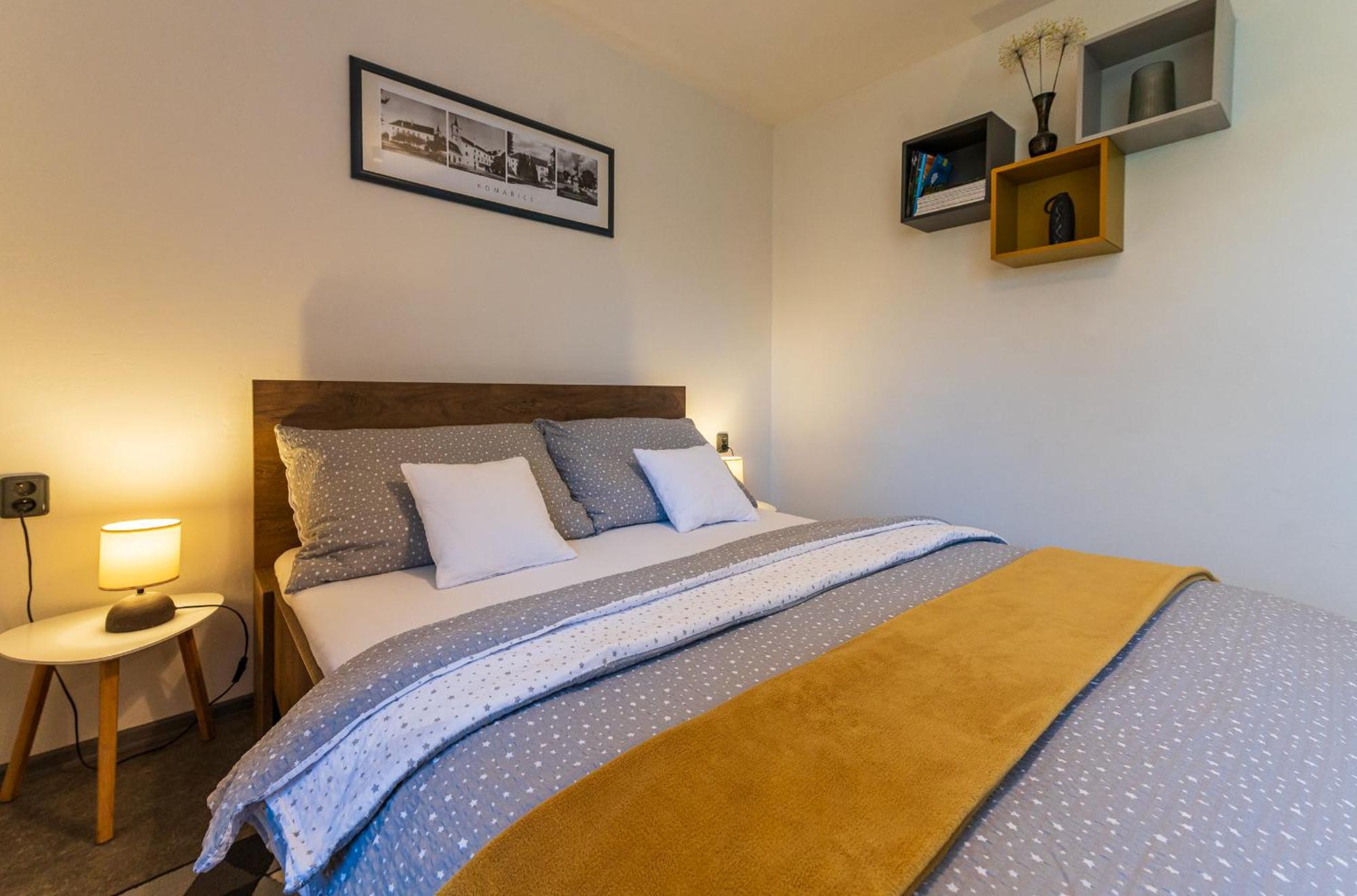 Ubytovani Na Samote - Apartman U Tesaru Komarice Экстерьер фото